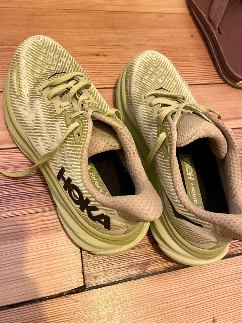 Hoka Clifton 9 Sneakers- Women’s 7.5
